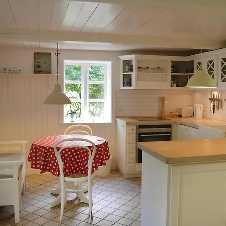 Two-bedroom In * جيليليه